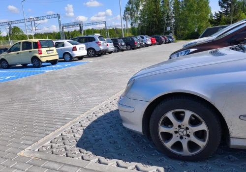 Cena wciąż ważniejsza niż ekologia. Zakup używanego auta w Polsce