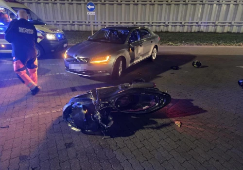 Kolizja skutera na Pradze-Północ. 14-latek próbował uciec, był poszukiwany przez sąd