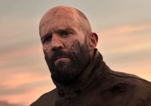 Jason Statham zmierzy się z nowym zagrożeniem! Pierwszy zwiastun „Pszczelarza 2”