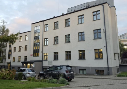 Śmierć 17-latki i upadek pijanego nastolatka. Co się dzieje w internacie olsztyńskiej szkoły muzycznej?