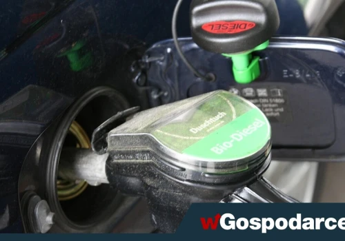 Diesel wciąż ponad 8 zł za litr
