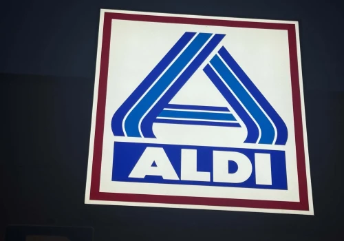 Superhit w Aldi! Modna kurtka na jesień za niecałe 70 zł. Klienci mogą być zaskoczeni ceną