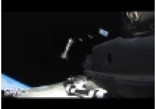 SpaceX Starship rozmieszcza satelity Starlink na orbicie.