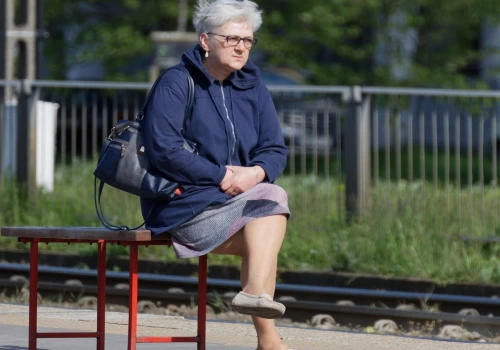 Uwaga seniorzy! Podwyżka renty wdowiej może obniżyć coroczny dodatek