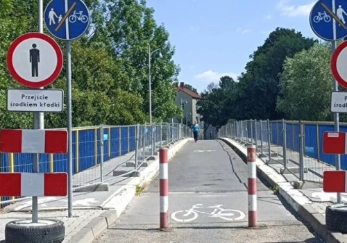 Rusza przebudowa kładki pod zamkiem w Oświęcimiu