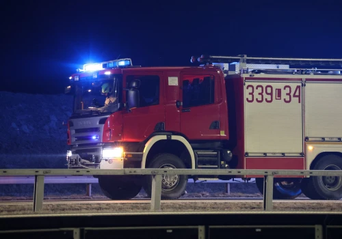 Zderzenie pojazdów na S12/S17 pod Lublinem. Zablokowany pas w kierunku Radomia