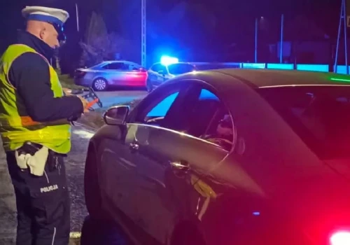 34-latek zatrzymany do kontroli. Za kierownicą nie powinien już siedzieć