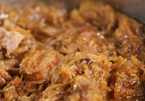Ten bigos zrobisz w mniej niż pół godziny. Przepis od Karola Okrasy
