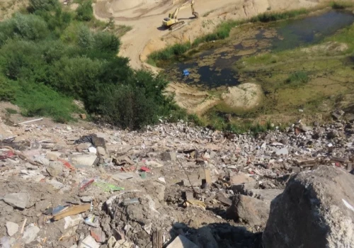 WIOŚ kontroluje górnicze wyrobiska. W co piątym znajduje nielegalne odpady