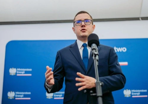 Motyka: 10 mld zł na osłony dla kierowców. W grudniu decyzja o przyszłości programu CPN