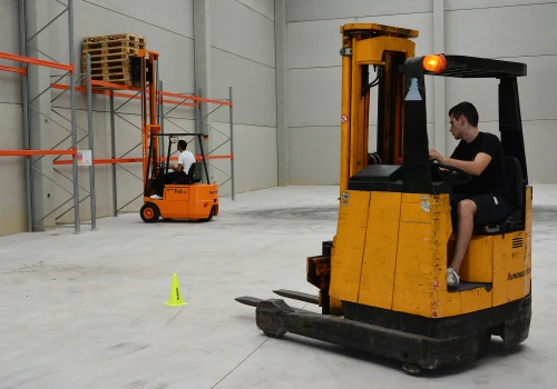 Wózki autonomiczne (AGV) i roboty mobilne w świetle wymagań Urzędu Dozoru Technicznego