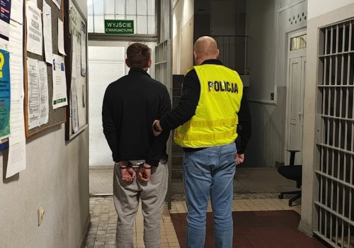 Poszukiwany listem gończym wpadł u fryzjera. Zatrzymał go policjant po służbie