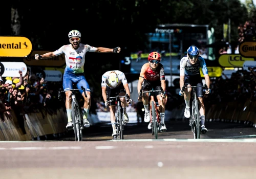 Media: TotalEnergies zarejestrowane na sezon 2027 z licencją UCI Pro Team