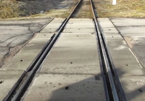 System Red-Light uruchomiony na przejeździe kolejowym. Kierowcy muszą uważać