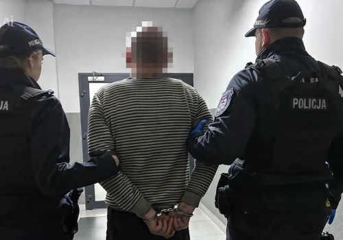 Policjanci zatrzymali siedem osób, w tym cudzoziemców, w powiecie tureckim