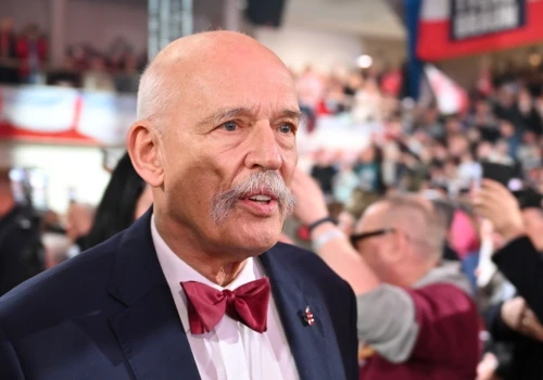 Korwin-Mikke OSTRO o sporze wokół Trybunału Konstytucyjnego. „Ćwierć-inteligencka dzicz”