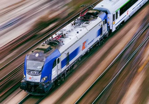 Obiad w Warszawie, a deser w Krakowie. Wielkie przyspieszenie PKP Intercity