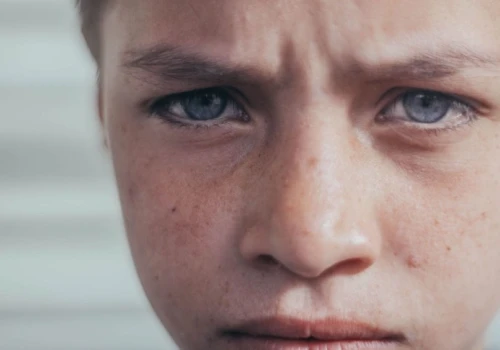 Dzieci wciąż nie mają równego dostępu do psychologa. NIK wskazuje na poważny problem