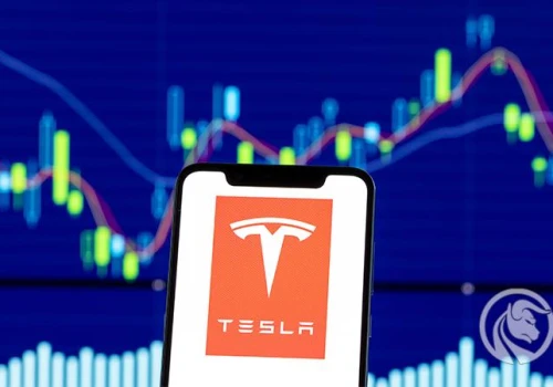 Technologia SpaceX w Tesli – kurs reagował w handlu przed sesją. Początek notowań już neutralny