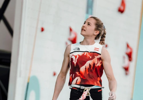 Jessica Pilz prowadzi „Hades” 9a