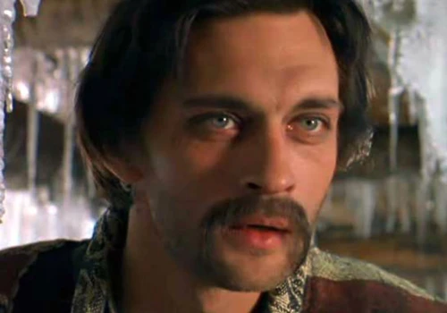 Jak obecnie wygląda aktor, który wcielił się w rolę Bohuna w filmie „Ogniem i mieczem”. Minęło już 25 lat od premiery filmu Jerzego Hoffmana