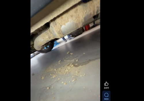 Nie odebrali nowego SUV-a MG z salonu. Powód odpadł z wydechu