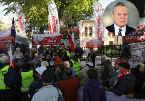 Gliński: Tusk kłamie, że ktoś zaatakował nożem policjantkę przed TK