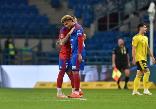 PKO Ekstraklasa: bezcenne zwycięstwo Rakowa, Widzew wciąż nisko, zobacz tabelę