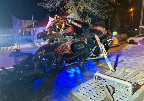 Śmiertelny wypadek w Łomiankach. Motocyklista nie przeżył zderzenia z samochodem