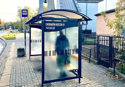 Nowe wiaty przystankowe już służą pasażerom