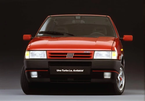 Nowy Fiat Uno za 21.600 zł, Renault Twingo za 32.900 zł. Tak wyglądały ceny w roku 2003 w Polsce