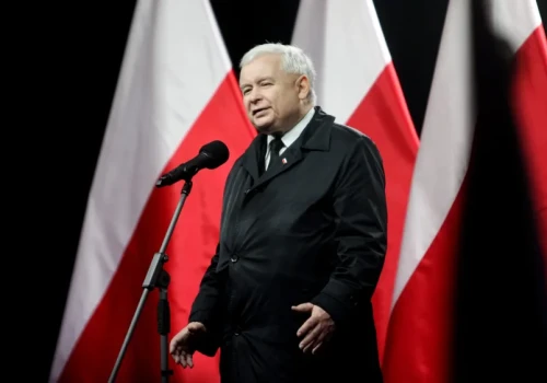 Wielka manifestacja przed TK ostatnią szansą PiS. Jeśli nie będzie tłumów, zacznie się koniec