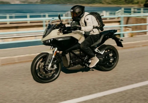 Zero DS pobił rekord Guinnessa. Przejechał 436,5 km na jednym ładowaniu