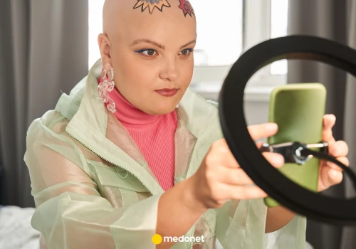 Chorzy influencerzy zdobywają miliony wyświetleń. Gorzej, gdy wyzdrowieją