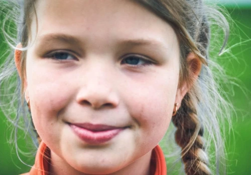Twoje dziecko powinno znać te 5 zwrotów. Mogą pomóc mu w trudnych sytuacjach