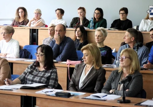Jak zabezpieczyć szkoły przed osobami nieuprawnionymi? W Tychach odbyło się specjalne spotkanie