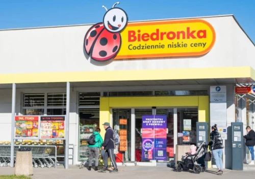 Biedronka rzuca air fryera za 139 zł. Garnki i patelnie od Gessler też się znajdą
