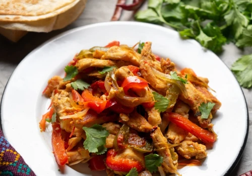 Szybki obiad na weekend? Za fajitas z kurczaka rodzina obsypie cię złotem