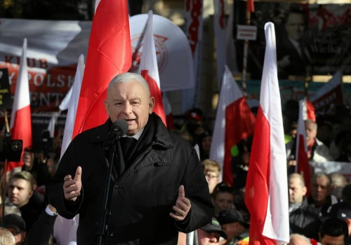 Protest pod TK. Kaczyński: To przejdzie do czarnej historii demokracji