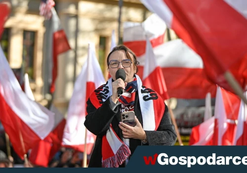 Tysiące obrońców przed siedzibą TK. „Tu jest Polska”