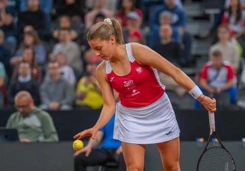 Sensacja w Wuhan! Maja Chwalińska pokonała Igę Świątek i zagra w finale WTA 1000