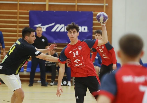 Emocjonujące derby zakończone rzutami karnymi