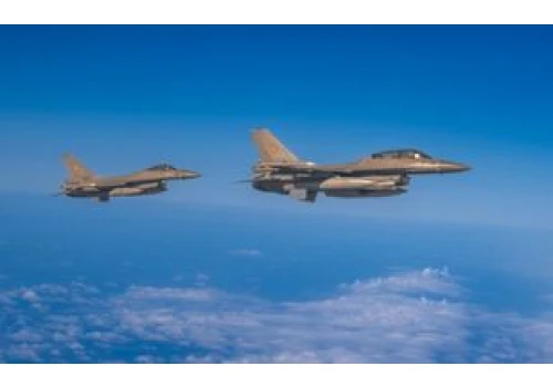 Naruszona przestrzeń kraju NATO. F-16 strąciły dwa drony
