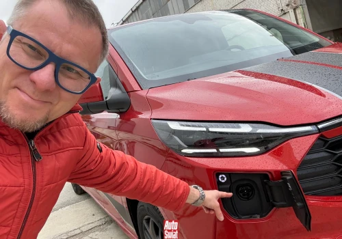 Ford Transit Custom z hybrydą plug-in to kozak. Jeździłem i powiem wam, jak było