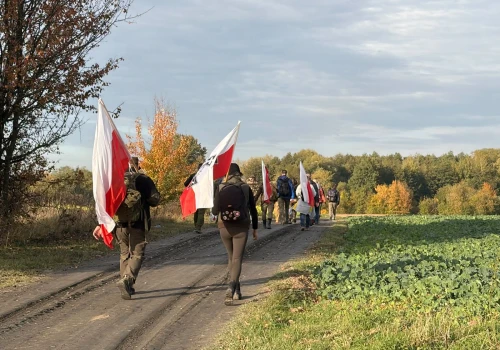 Przeszli szlakiem Józefa Franczaka „Lalusia”. Oddali hołd ostatniemu partyzantowi RP