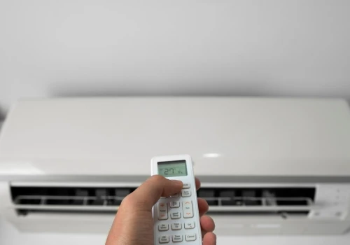 Klimatyzatory sprzedają się jak szalone. Niepokoi to, co z nich wycieka