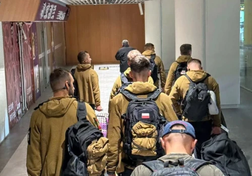 Polscy strażacy uratowali pasażera na pokładzie samolotu do Azji