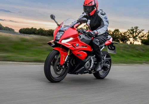 Nowe BMW F 450 RR. Sportowe 48 KM i cena, która przyciąga uwagę