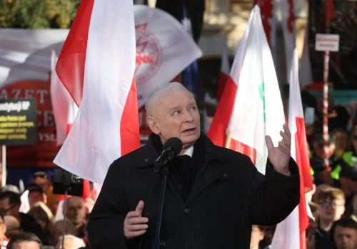 Protest pod TK. Konwój z polskimi dyplomatami zaatakowany na Zachodnim Brzegu