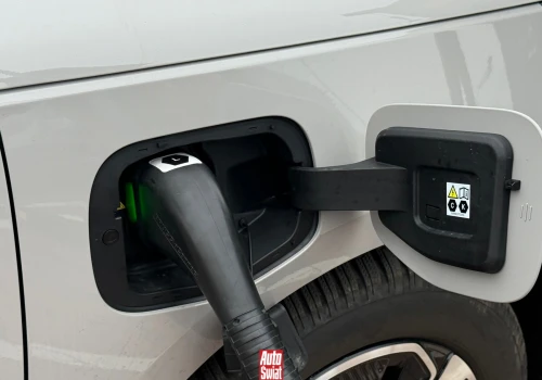 Hybryda plug-in albo elektryk – ale z jaką baterią? Są różne technologie, wybór ma znaczenie większe, niż myślisz